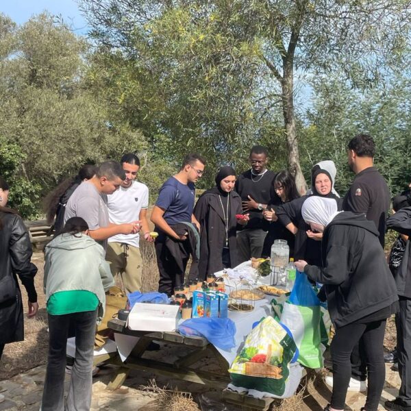 photo_5904409271615997751_y